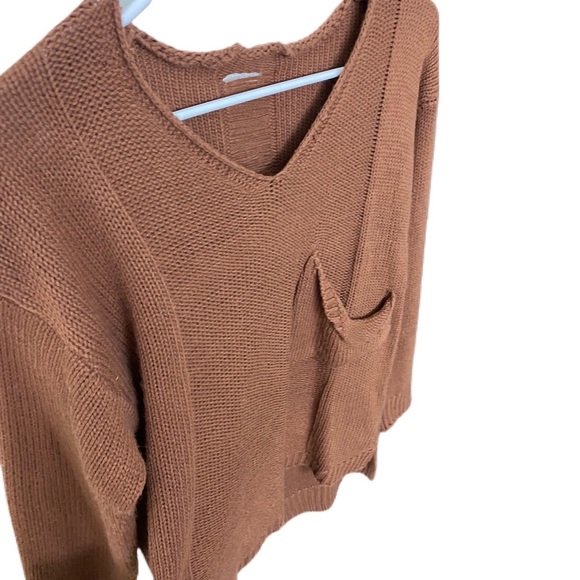 Distressed oversized sweater for a casual look - Picture 2 of 4